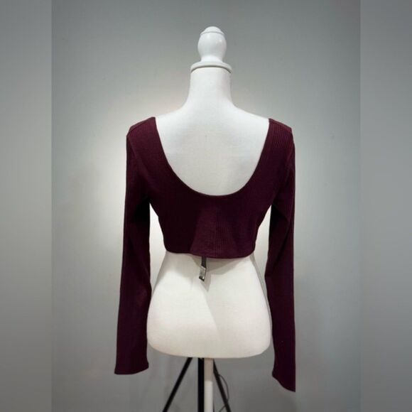 CLEARANCE! Burgundy Boutique Ribbed Knotted Crop Top Size L NWT - Picture 2 of 5
